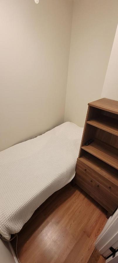 Private Bedroom Near Boston Kültér fotó