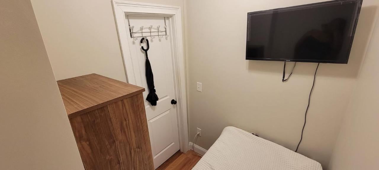 Private Bedroom Near Boston Kültér fotó